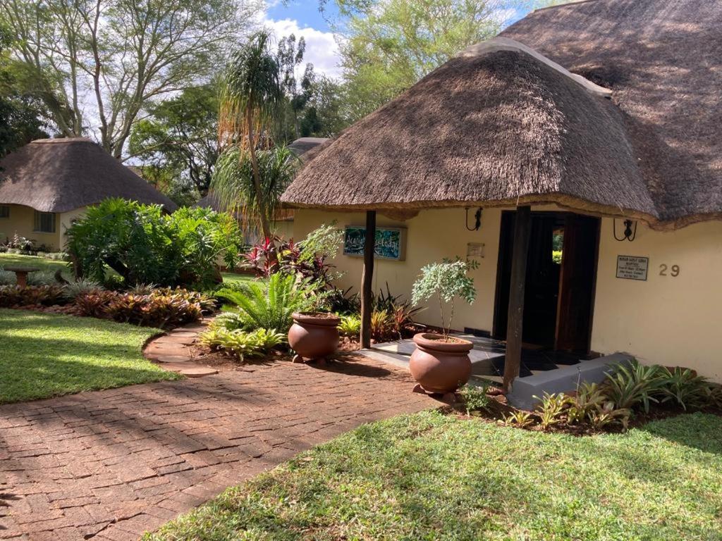 Acasia Guest Lodge Komatipoort Exterior photo